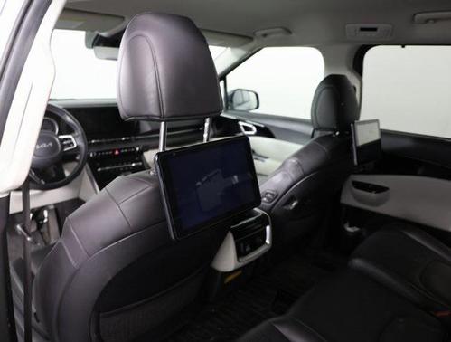 2022 Kia Carnival SX