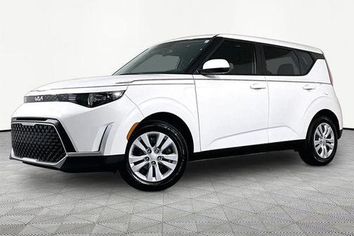 Snow White Pearl 2024 Kia Soul LX