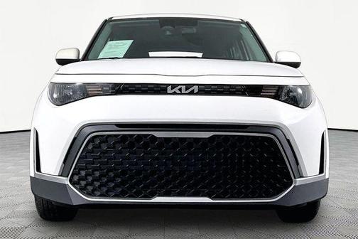 Snow White Pearl 2024 Kia Soul LX