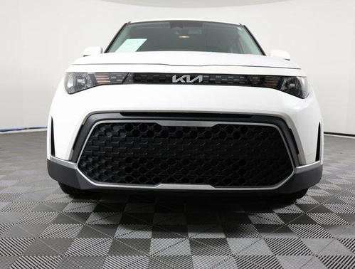 Snow White Pearl 2024 Kia Soul LX