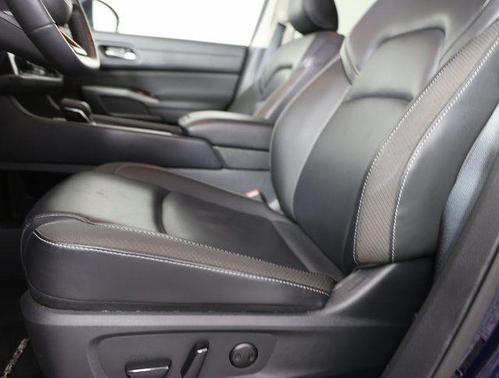 2025 Nissan Pathfinder SL FWD