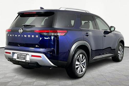 2025 Nissan Pathfinder SL FWD