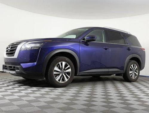 2025 Nissan Pathfinder SL FWD
