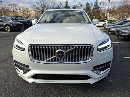 2023 Volvo XC90 B6 Plus 7-Seater