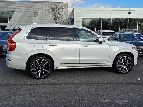 2023 Volvo XC90 B6 Plus 7-Seater