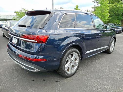 2024 Audi Q7 45 Premium Plus