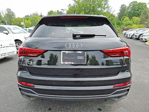 2024 Audi Q3 45 S line Premium