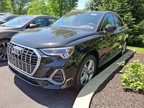 2024 Audi Q3 45 S line Premium