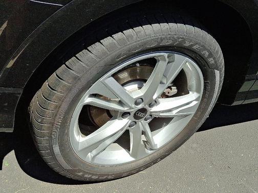 2024 Audi Q3 45 S line Premium