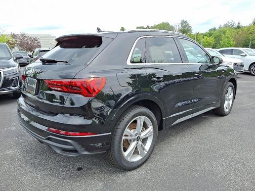 2024 Audi Q3 45 S line Premium
