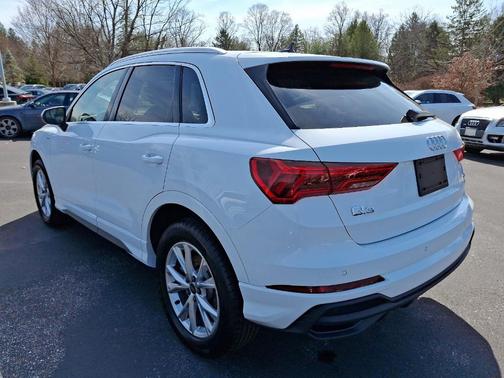 2024 Audi Q3 45 S line Premium