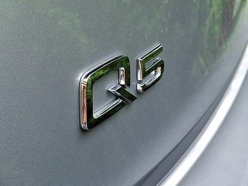 2022 Audi Q5 45 S line Premium Plus