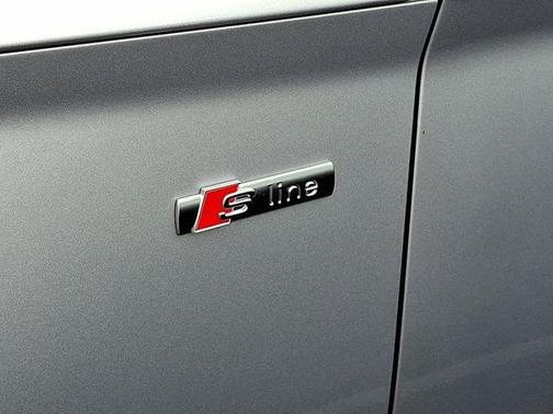 2022 Audi Q5 45 S line Premium Plus
