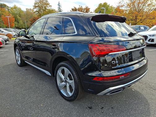 2025 Audi Q5 45 S line quattro Premium