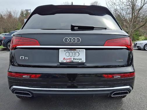 Mythos Black Metallic 2022 Audi Q5 45 S line Prestige