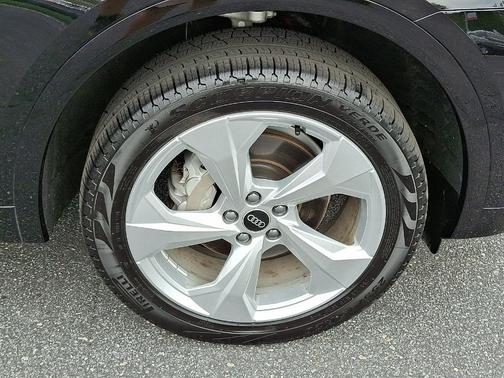 2025 Audi Q5 45 S line quattro Premium