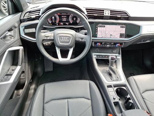 2024 Audi Q3 45 S line Premium