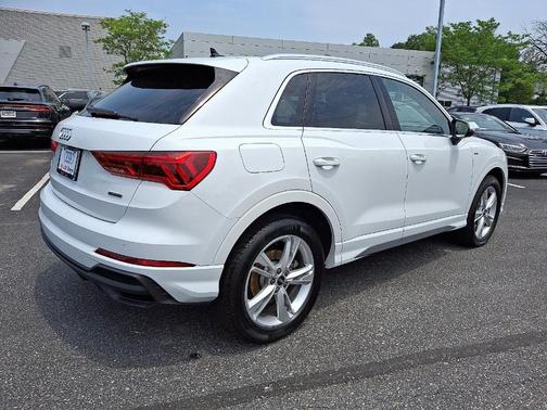 2024 Audi Q3 45 S line Premium
