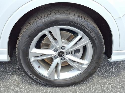 2024 Audi Q3 45 S line Premium