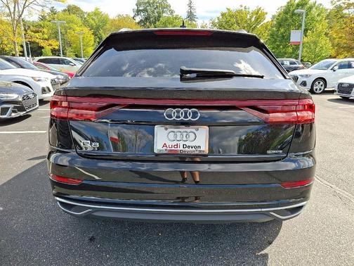 2022 Audi Q8 55 Premium Plus