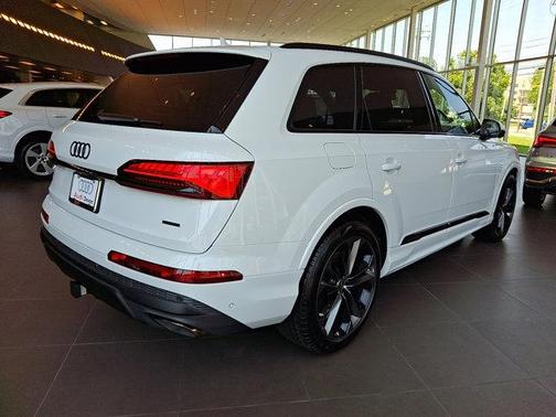 2025 Audi Q7 55 Premium Plus
