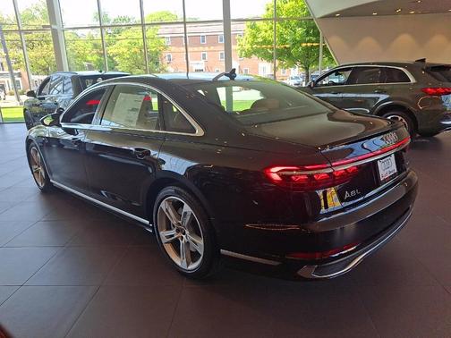 Sebring Black Crystal Effect 2026 Audi A8 L 55