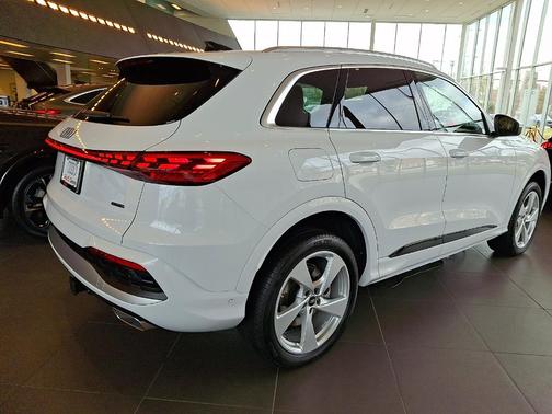 2025 Audi Q5 2.0T quattro Premium