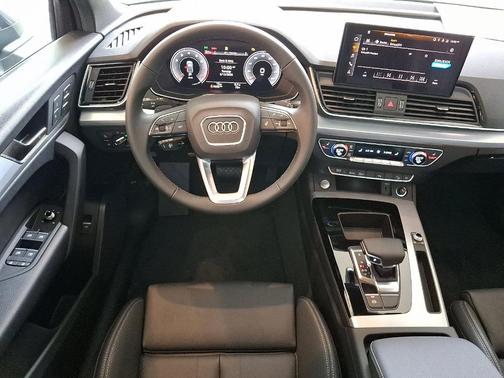 2025 Audi Q5 45 S line quattro Premium