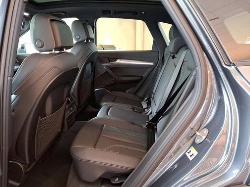 2025 Audi Q5 45 S line quattro Premium