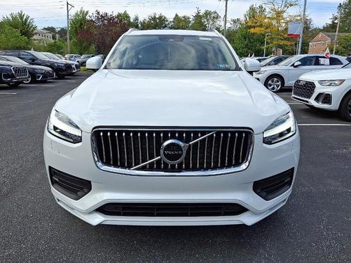 2022 Volvo XC90 T6 Momentum 7 Passenger