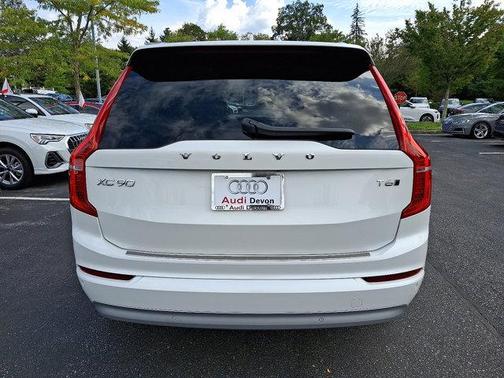 2022 Volvo XC90 T6 Momentum 7 Passenger