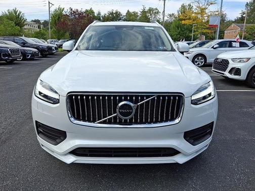 2022 Volvo XC90 T6 Momentum 7 Passenger