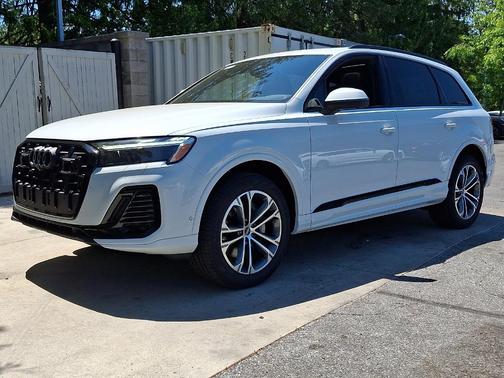 Glacier White Metallic 2026 Audi Q7 45 Premium
