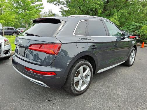 2020 Audi Q5 40 Premium Plus