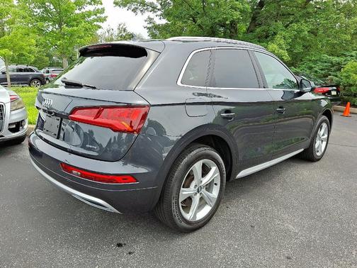 2020 Audi Q5 40 Premium Plus