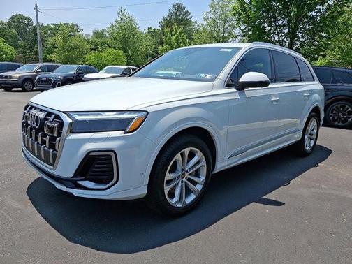 2025 Audi Q7 55 Premium Plus