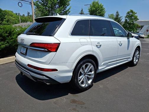 2025 Audi Q7 55 Premium Plus