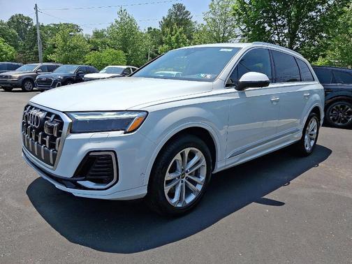 2025 Audi Q7 55 Premium Plus