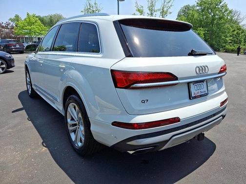 2025 Audi Q7 55 Premium Plus