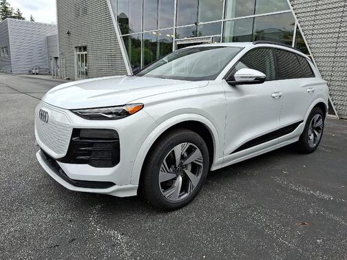 2025 Audi Q6 e-tron Premium