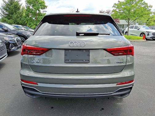 2024 Audi Q3 45 S line Premium