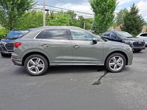2024 Audi Q3 45 S line Premium