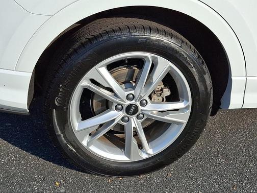 2024 Audi Q3 45 S line Premium