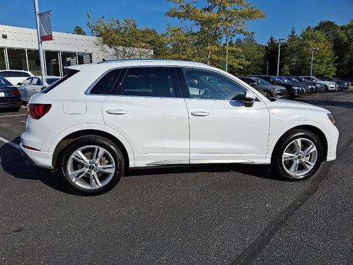 2024 Audi Q3 45 S line Premium