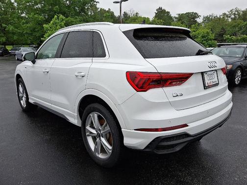 2024 Audi Q3 45 S line Premium