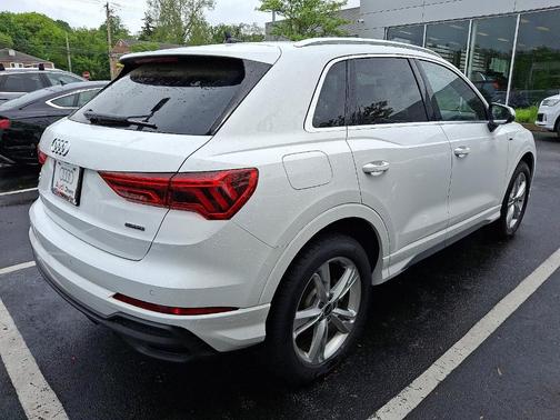 2024 Audi Q3 45 S line Premium