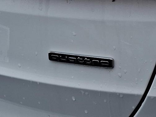 2024 Audi Q3 45 S line Premium