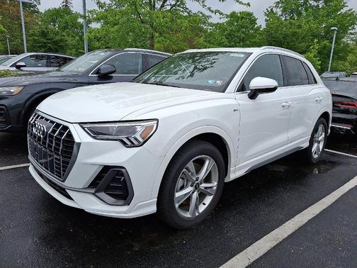 2024 Audi Q3 45 S line Premium