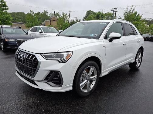 2024 Audi Q3 45 S line Premium