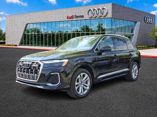 Mythos Black Metallic 2025 Audi Q7 45 Premium Plus